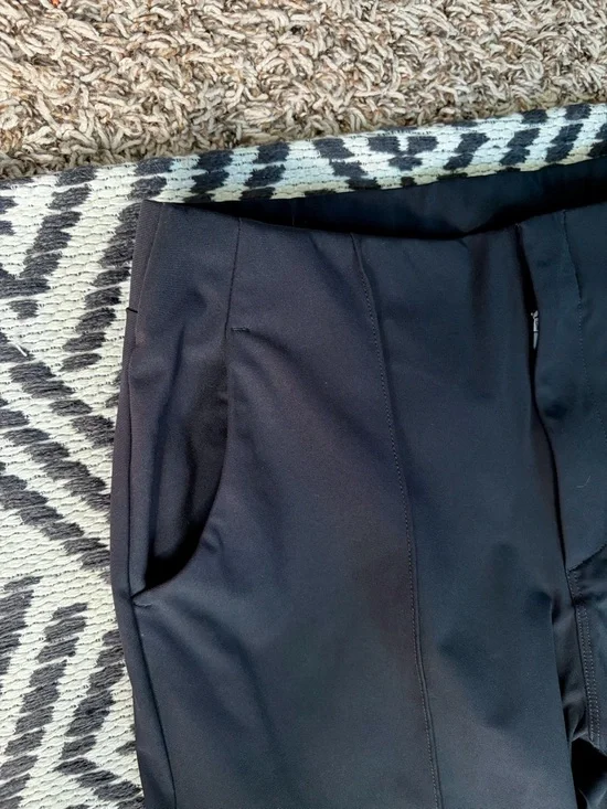 Vuori Pants Women Sz S Black Meta Wide Leg Trouser Stretch Pintuck Office EUC - Picture 9 of 16